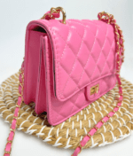 Cartera Crossbody Rosada Rombo Broche Dorado