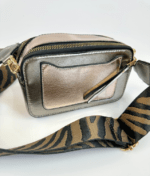 Cartera Crossbody Mini Cafe Metalizada Bicolor - Imagen 2