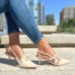 Stiletto Beige Cuatro Hebillas Destalonado