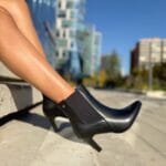 Botin Elástico Negro Aguja