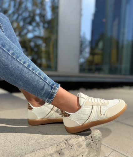 Zapatilla Beige Detalle Leopardo (Horma Chica)