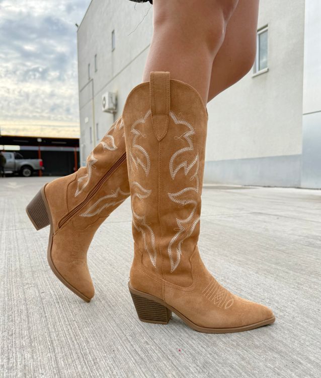 Bota Texana Gamuza Camel 6 Cm 